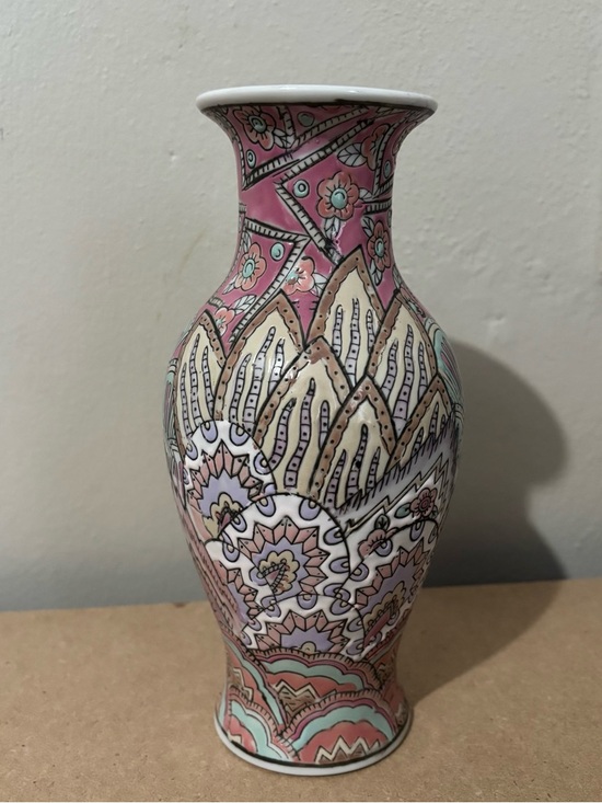 famille rose Other - Glazed Ceramic Famille Rose Pink Flame Stitch Patterned Chinoiserie Vase 8” Sm